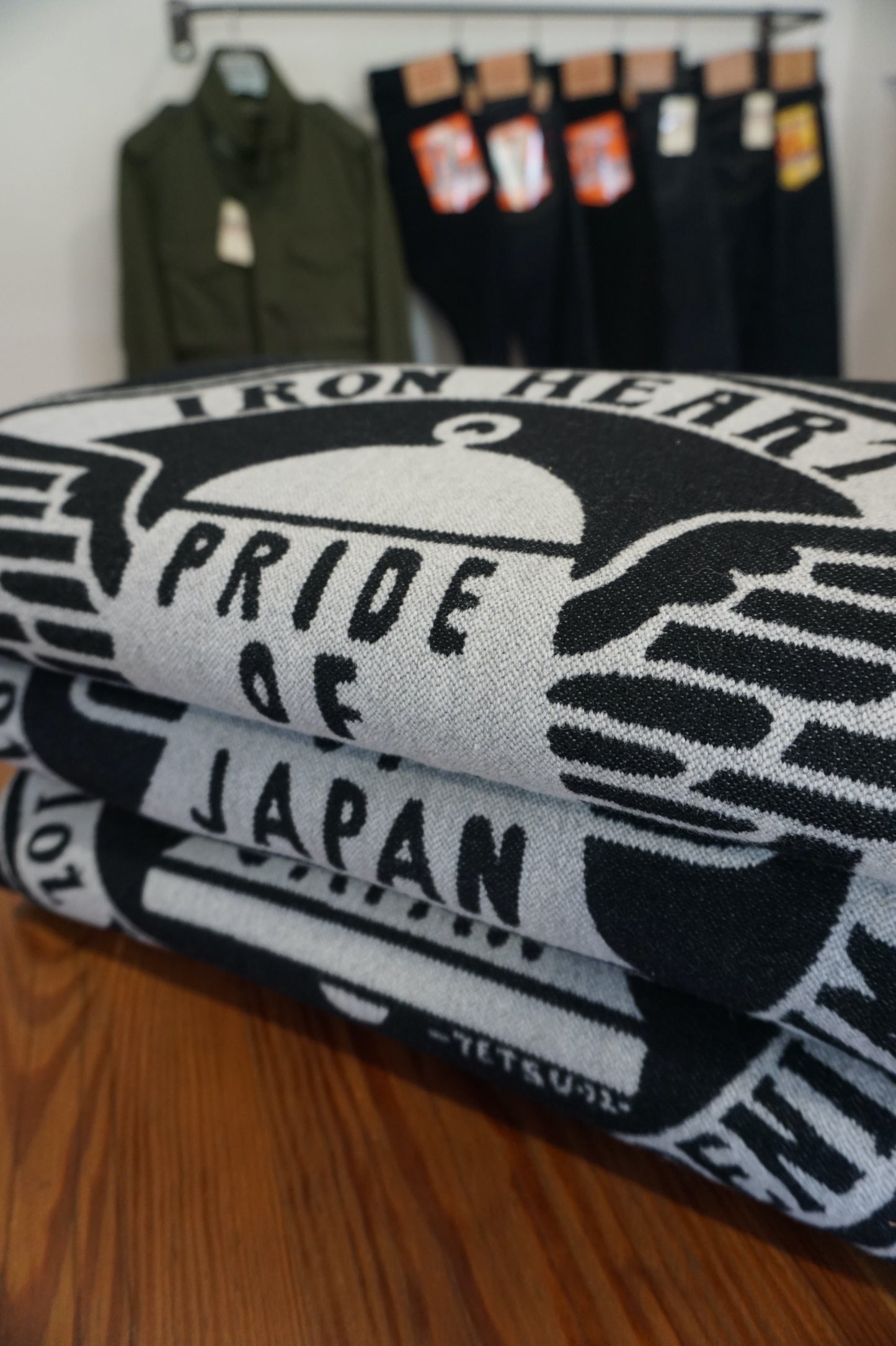Iron Heart Bell Print Blanket