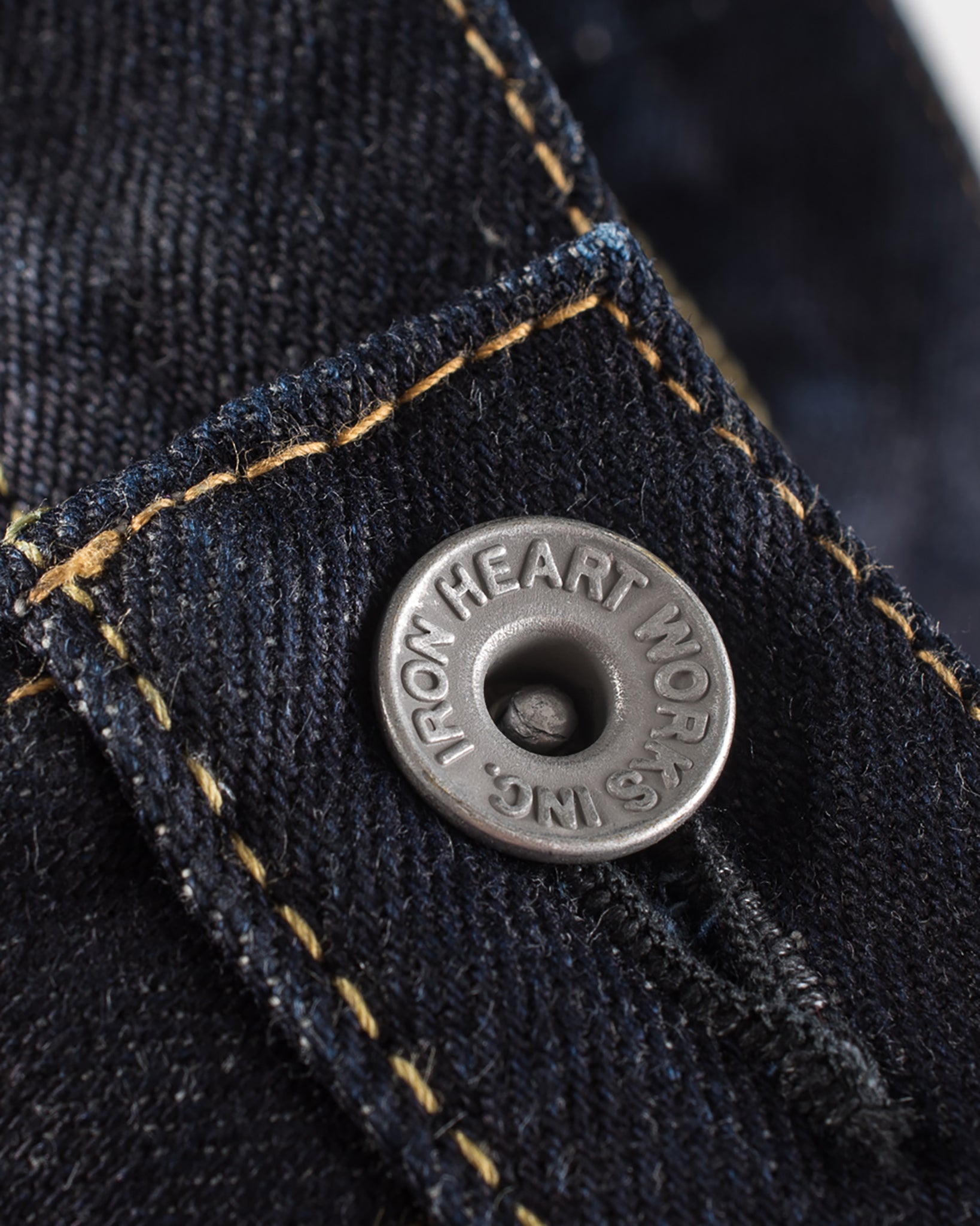Iron Heart IH-666S-14 14oz selvedge denim jeans indigo hardware and button detail