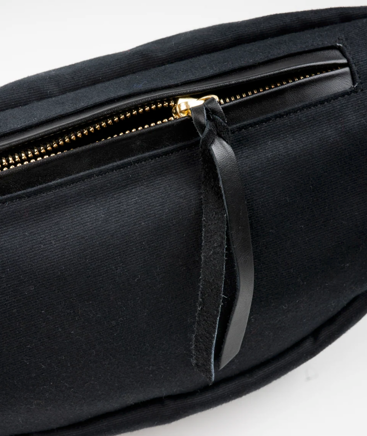 Iron Heart IHE-53 Waist Bag in Black — detail view