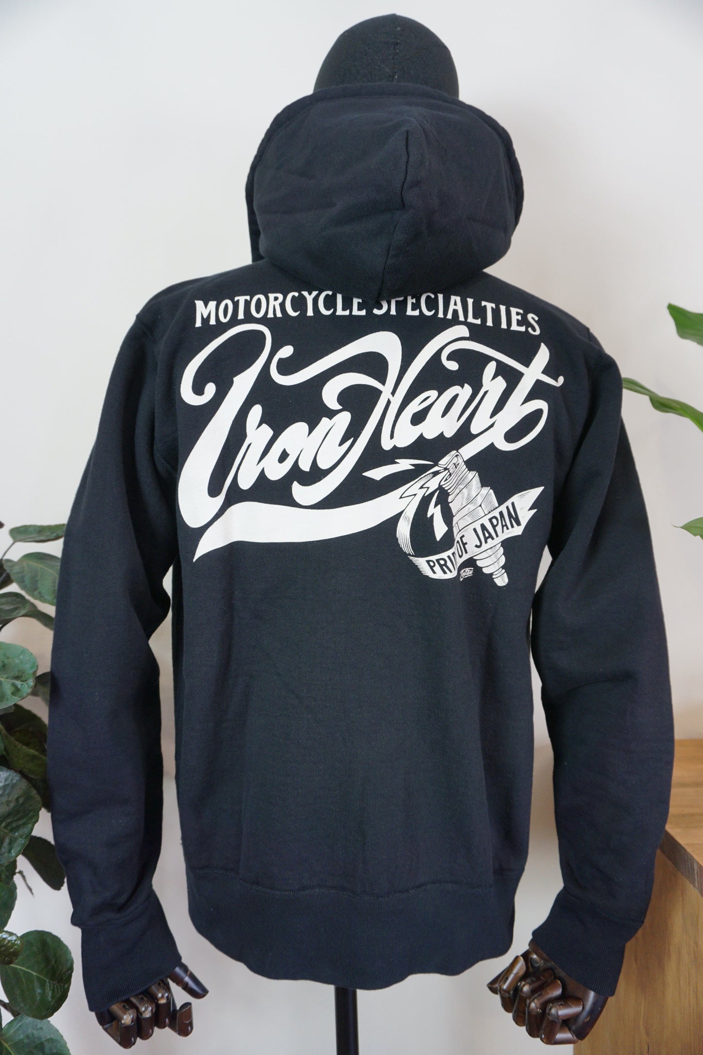 Sudadera con capucha estampada Iron Heart de 14 oz, ultra pesada y tejida en bucle – Negra