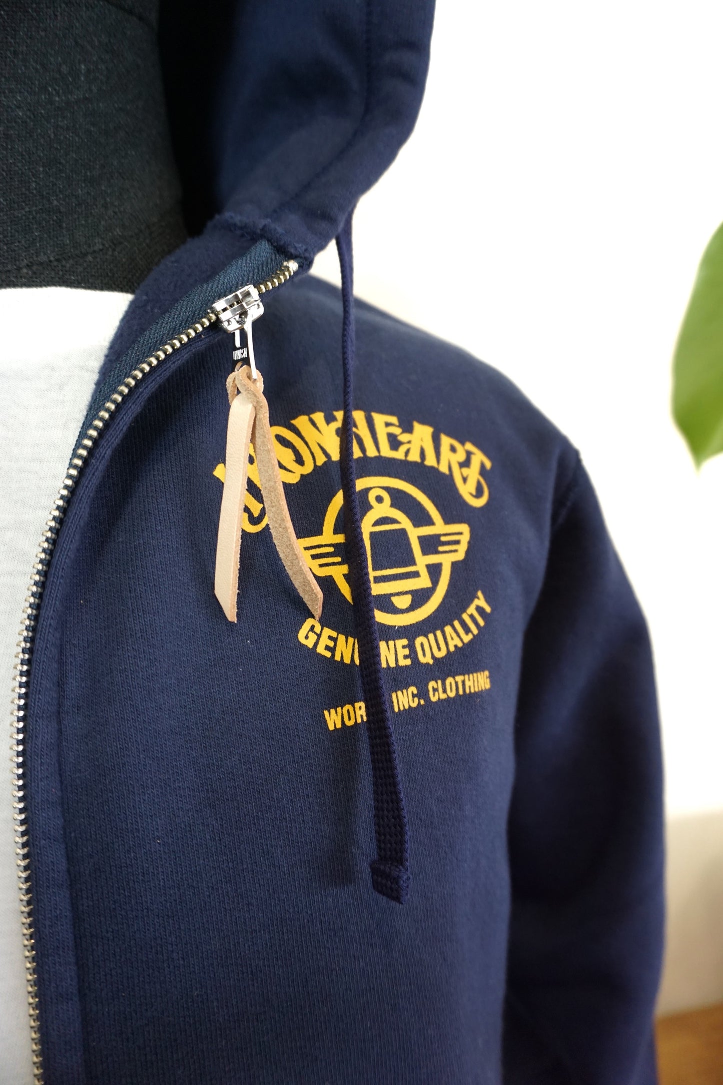 Sudadera con capucha y cremallera de algodón loopwheel ultra pesado de 14 oz estampada - AZUL MARINO